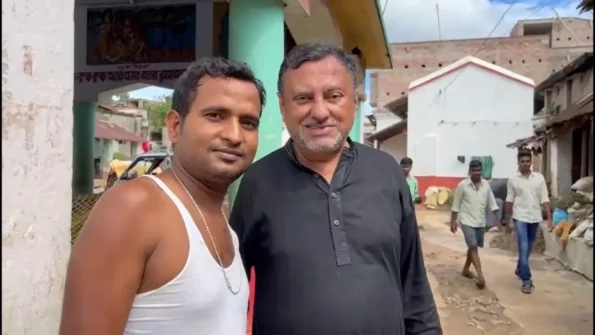 Author with his potter friend in 
Panchmura village. October 2022
