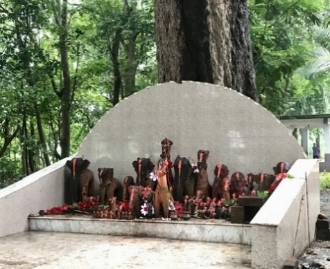 Dharma Thakur’s Than, Bankura District, Where villagers place terracotta animals on fulfilment of wishes (Manat)